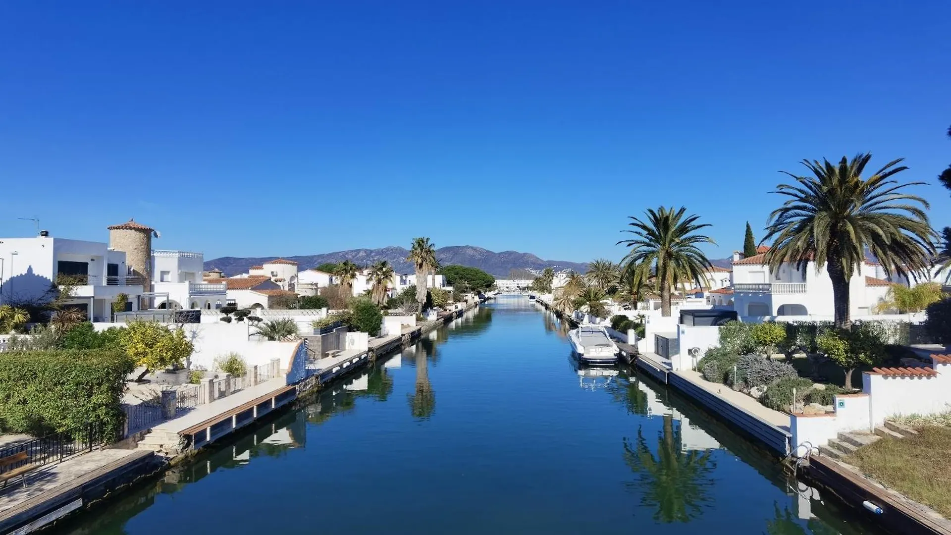 Leon Inmo Apartment Ancora - 15804 Empuriabrava