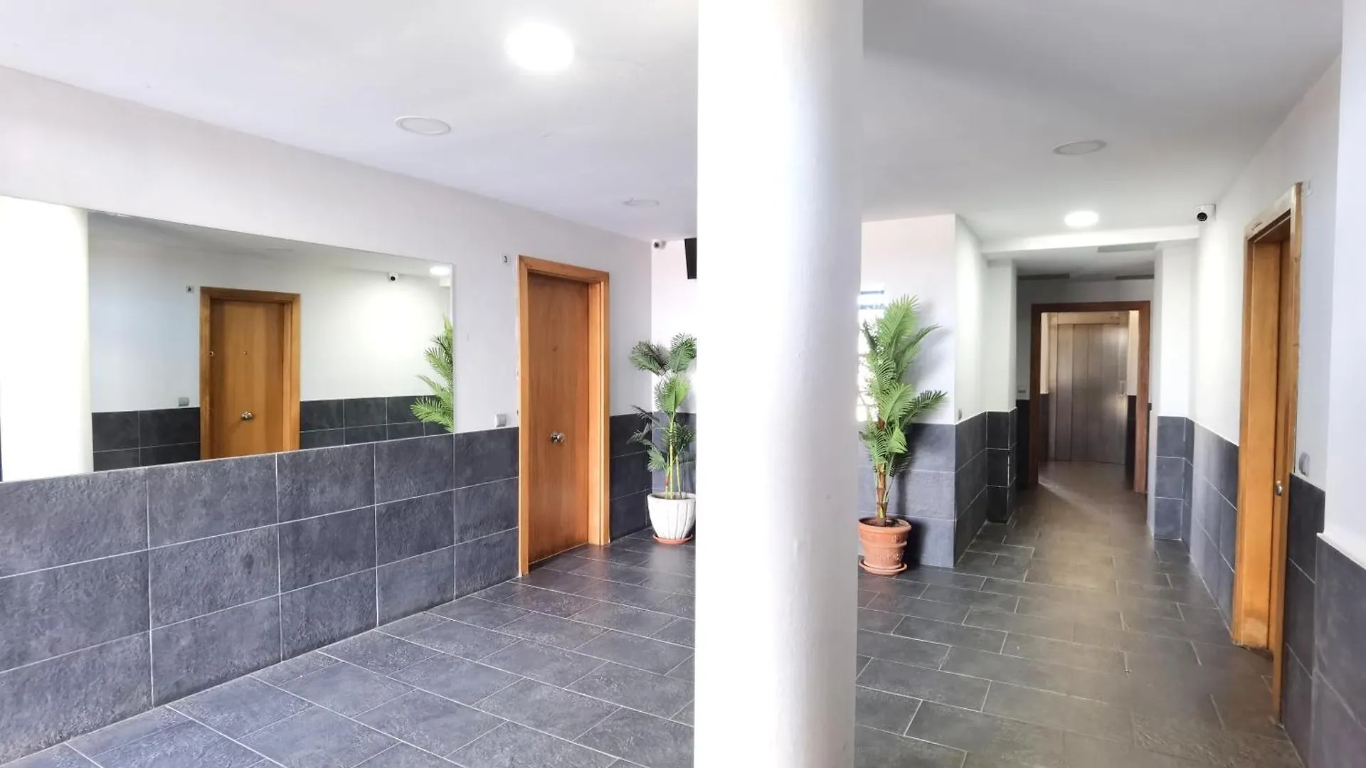 Leon Inmo Apartment Ancora - 15804 Empuriabrava Spain